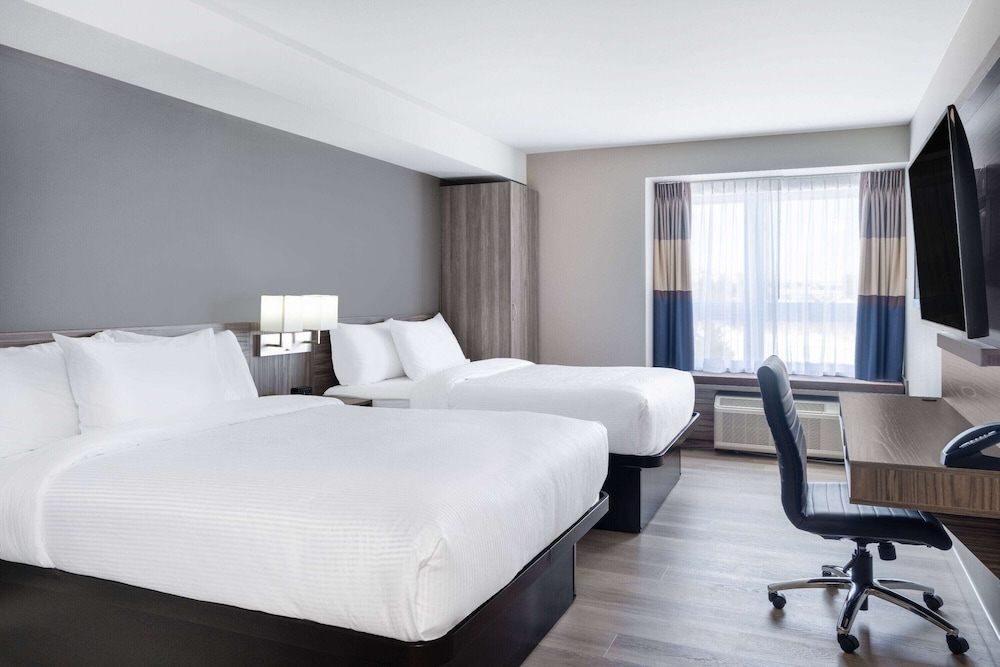 Microtel Inn & Suites by Wyndham Kanata Ottawa West 15/50