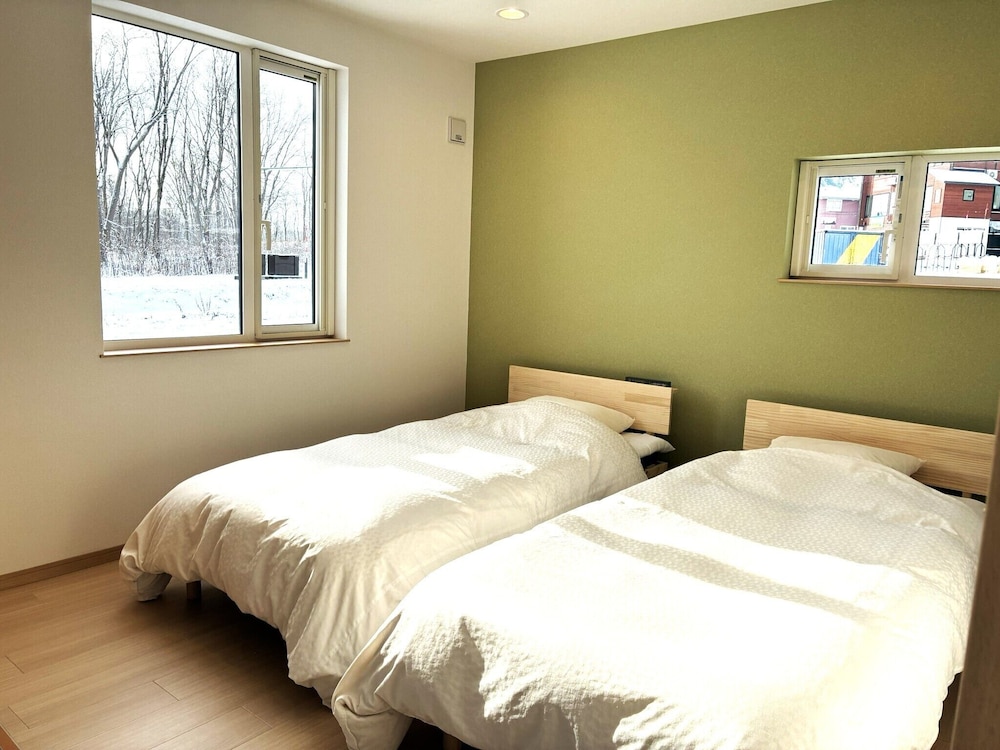2 BEDROOMS, BASIC, APARTMENT