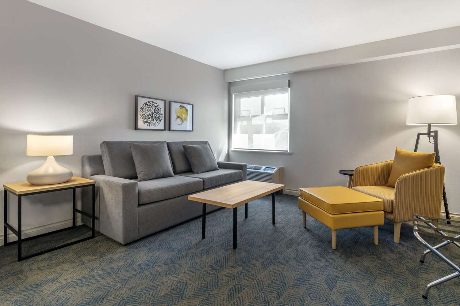 Clarion Hotel & Conference Centre Abbotsford - Fraser Valley 12/24