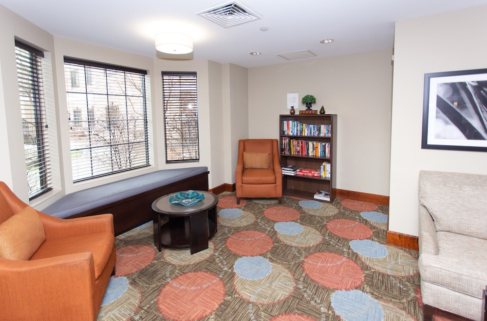 STAYBRIDGE SUITES BOWLING GREEN 30/68