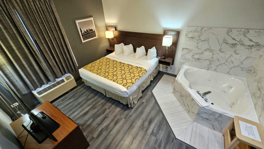 Suite, King Bed, Jetted Tub