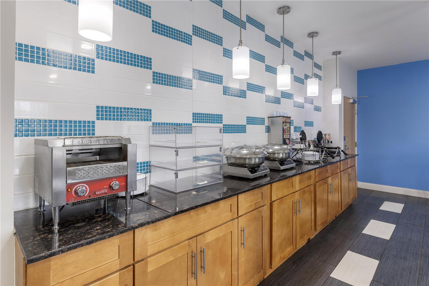 SureStay Plus Hotel by Best Western Niagara Falls East 4/17