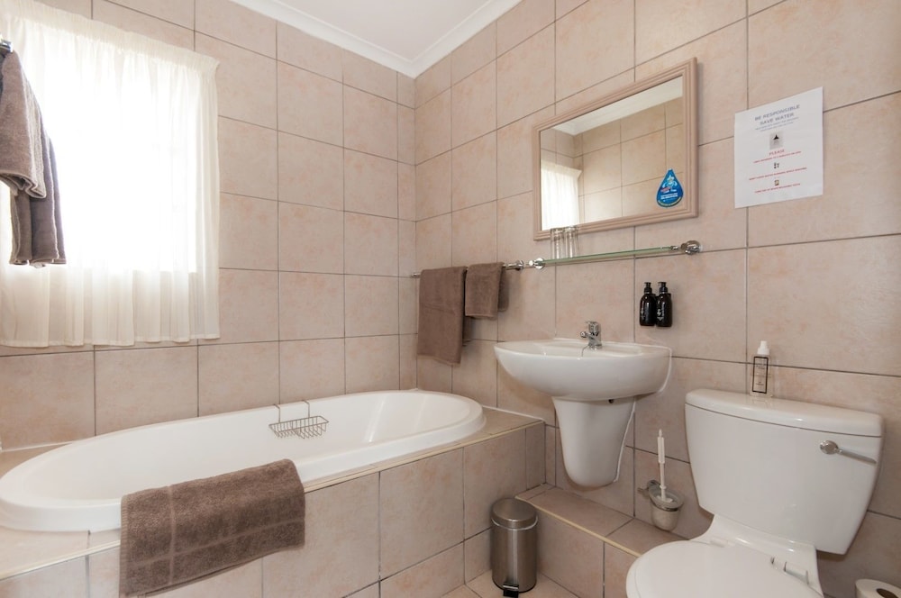 Millard Crescent Guest House 26/31
