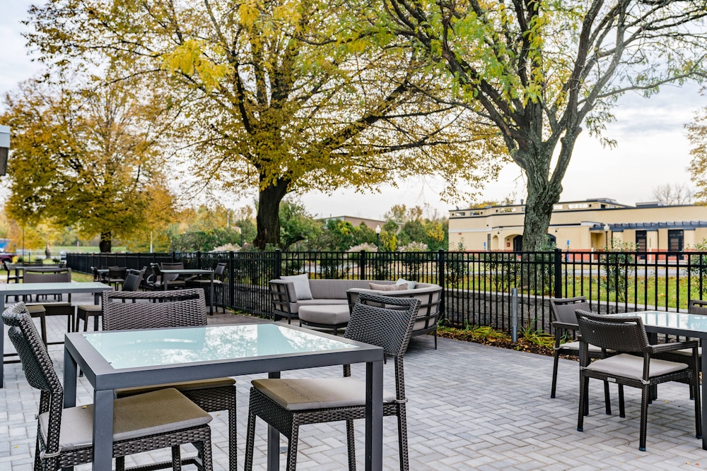 Courtyard By Marriott West Springfield 34/45