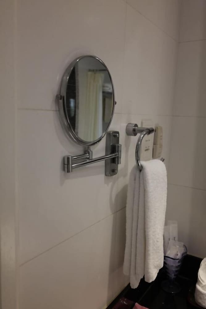 Nanjing Suning Universal Hotel 25/38