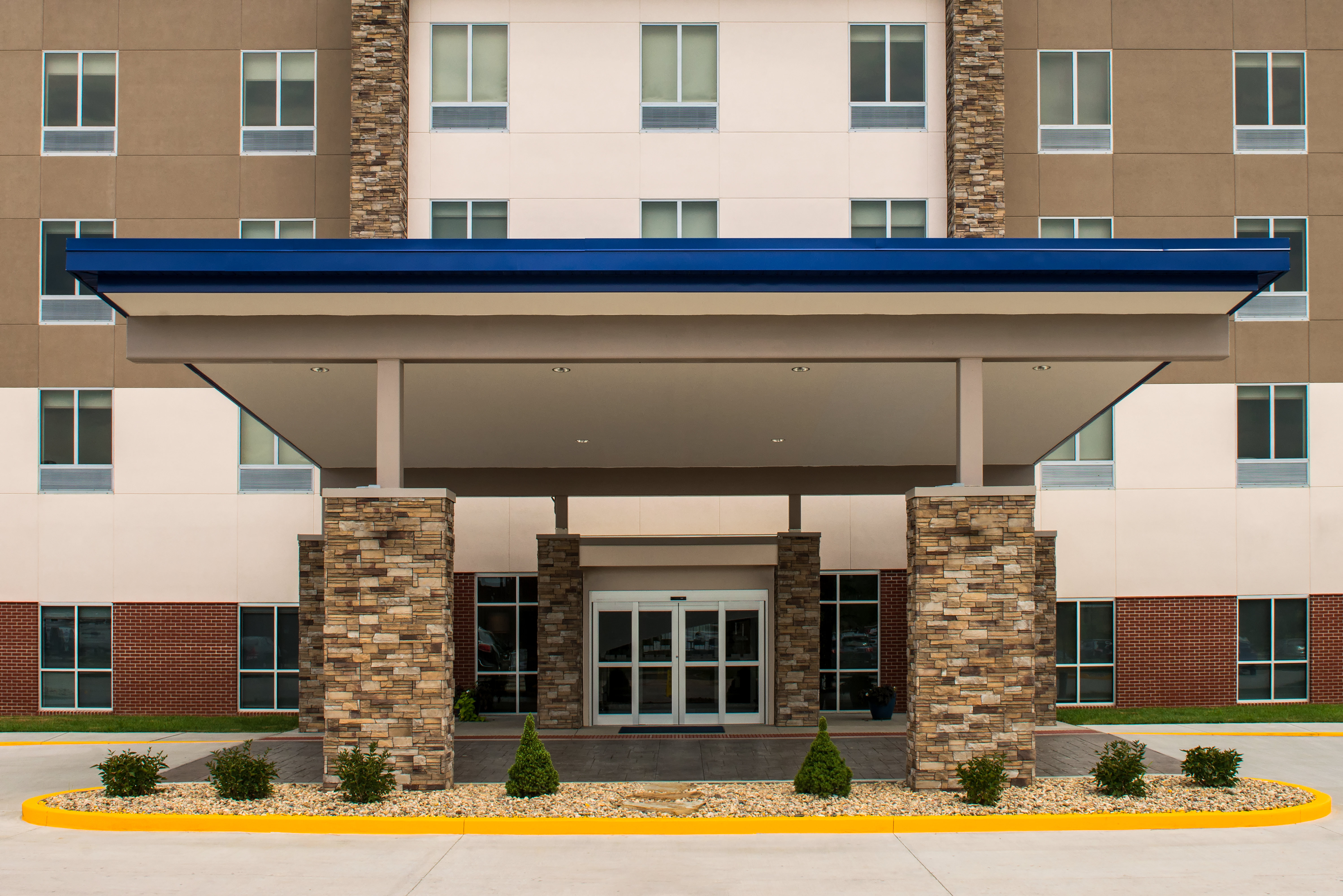 HOLIDAY INN EXPRESS TROY 2/48