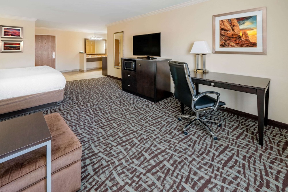 La Quinta Inn Suites Moab 44/48