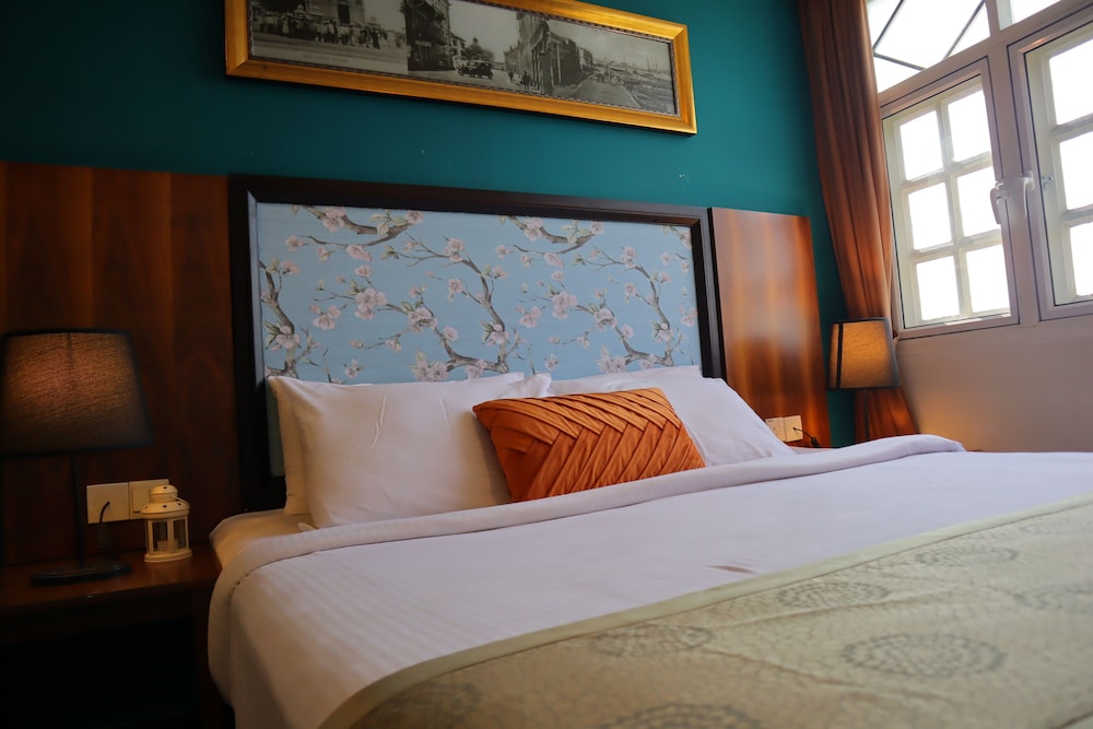 ARMENIAN STREET HERITAGE HOTEL 38/76