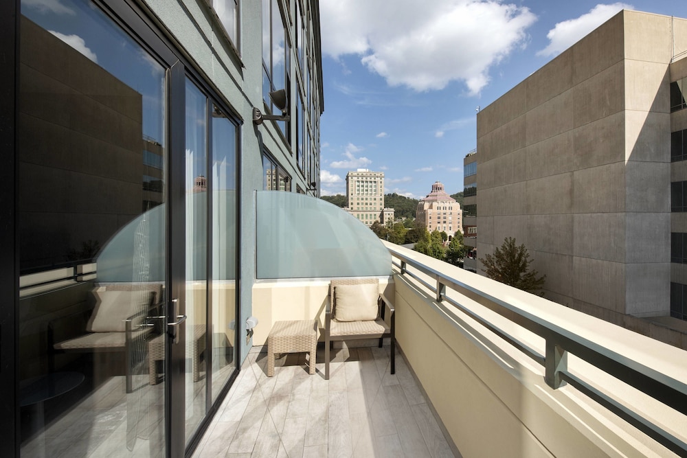 AC Hotel Asheville Downtown 25/81