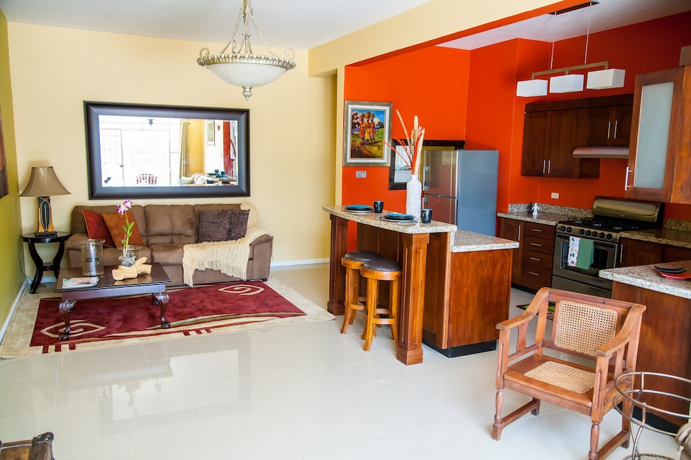Skyview Manor Guest Apartments 33/50