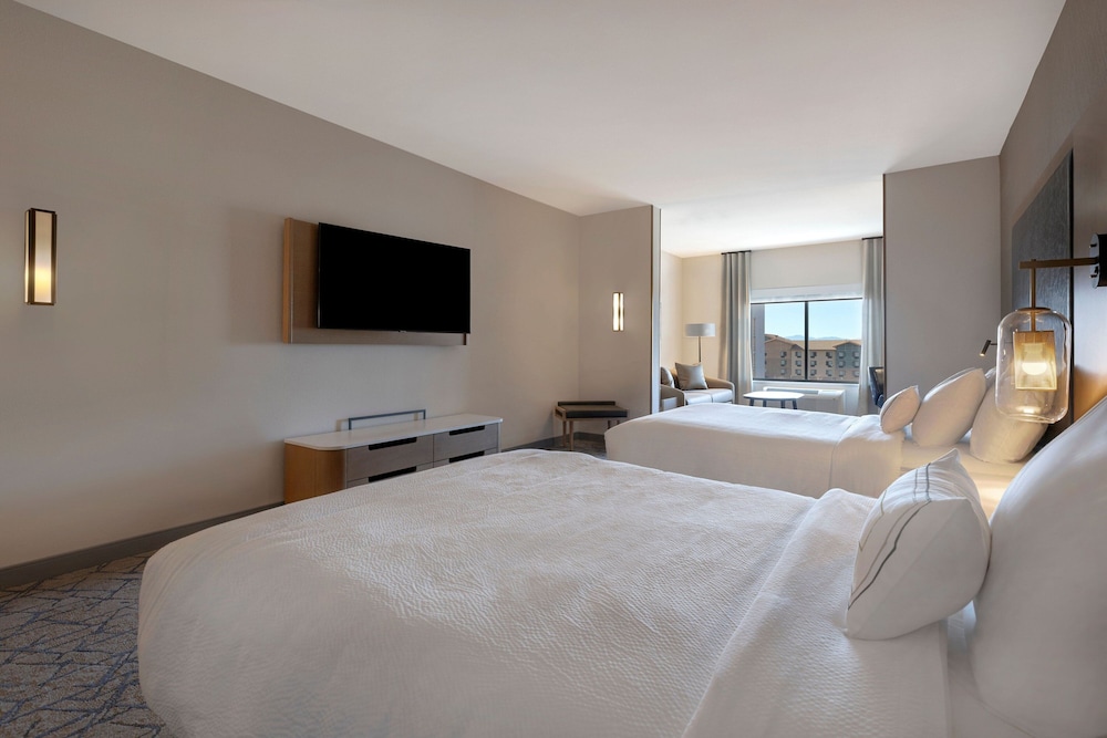 جناح بسريرين كوين مع أريكة لذوي الإعاقة، Fairfield Inn & Suites by Marriott Denver Airport at Gateway Park 2/5