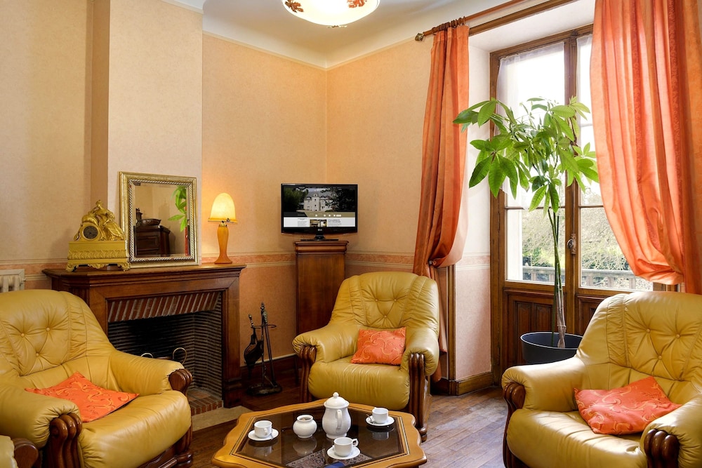 MANOIR DE LA GIRAUDIERE 28/42