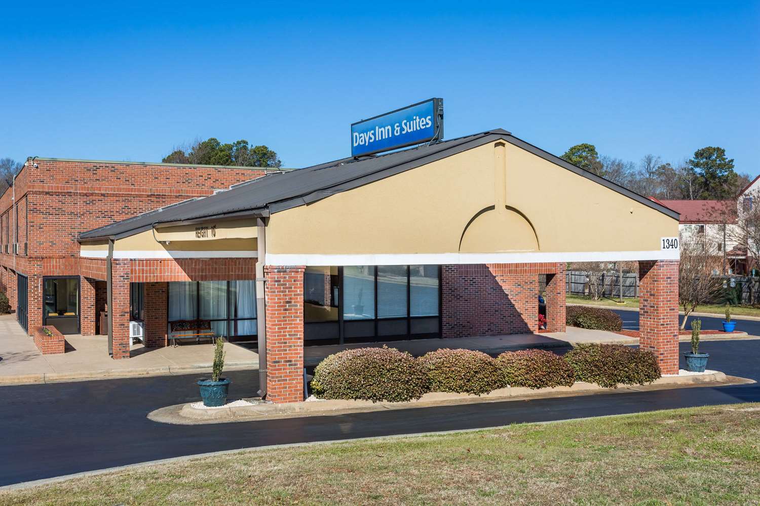 Days Inn Suites By Wyndham Rocky Mount Golden East 53/56