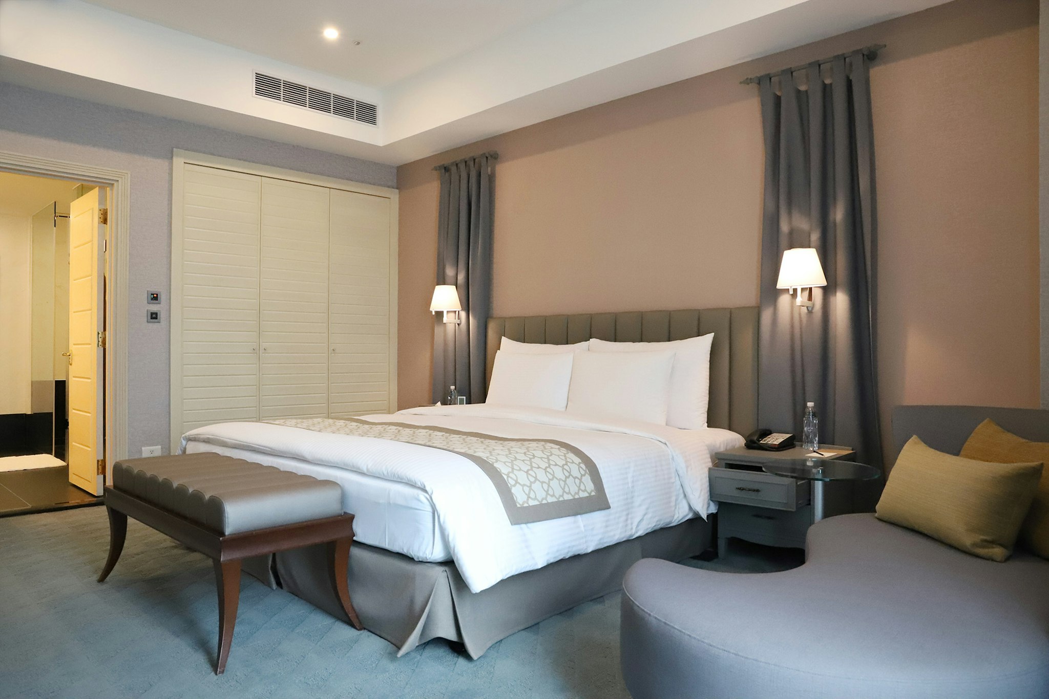 GRAND VICTORIA HOTEL 30/73
