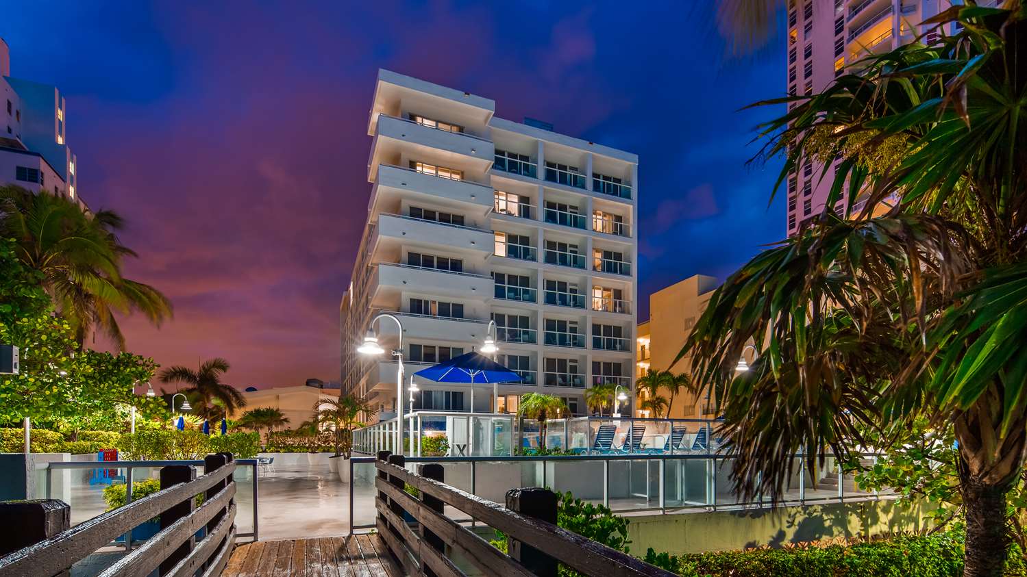 Best Western Plus Atlantic Beach Resort 2/44