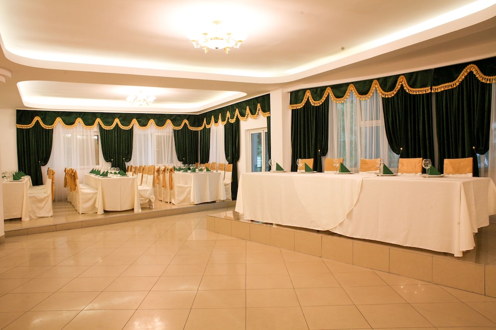 Hotel Cornul Vanatorului 13/68