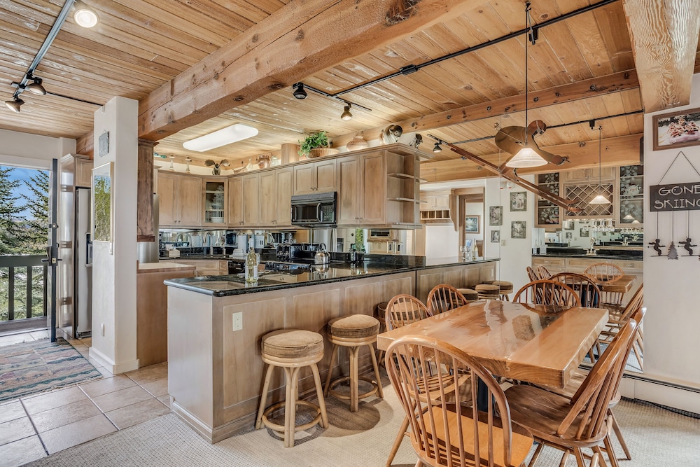 Laurelwood A Destination Residence 62/76