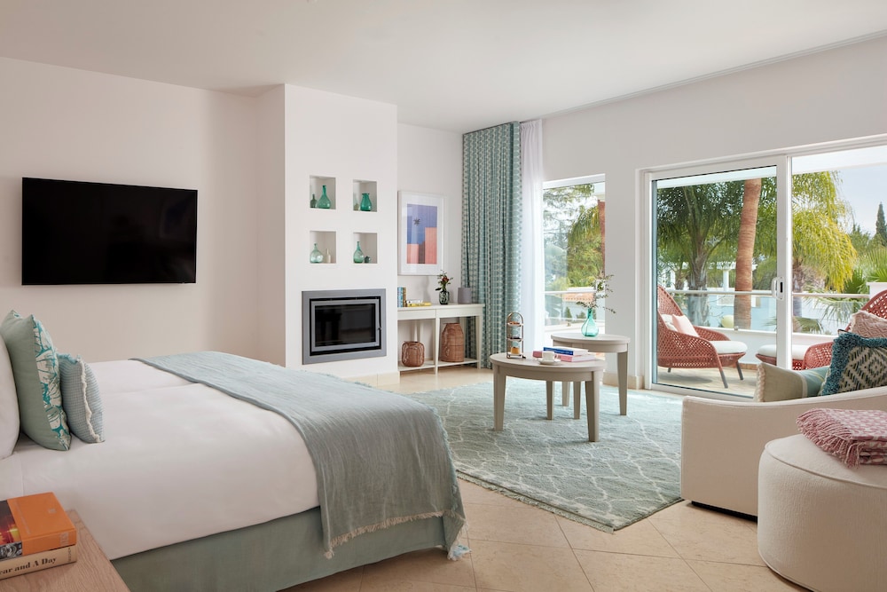 OASIS, PREMIUM, SUITE