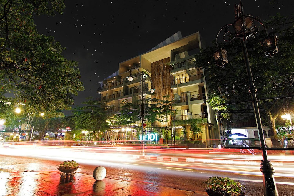 The 1O1 Bandung Dago 66/68