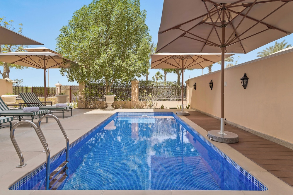 swimming pool spa