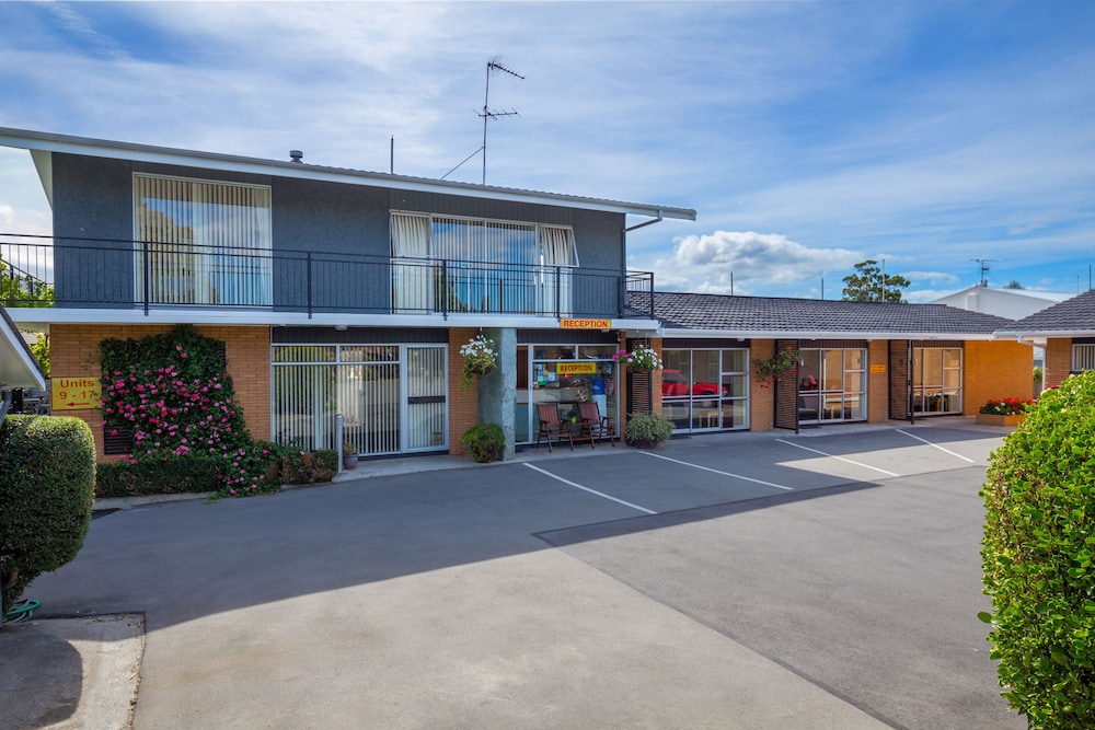 Middle Park Motel 50/63