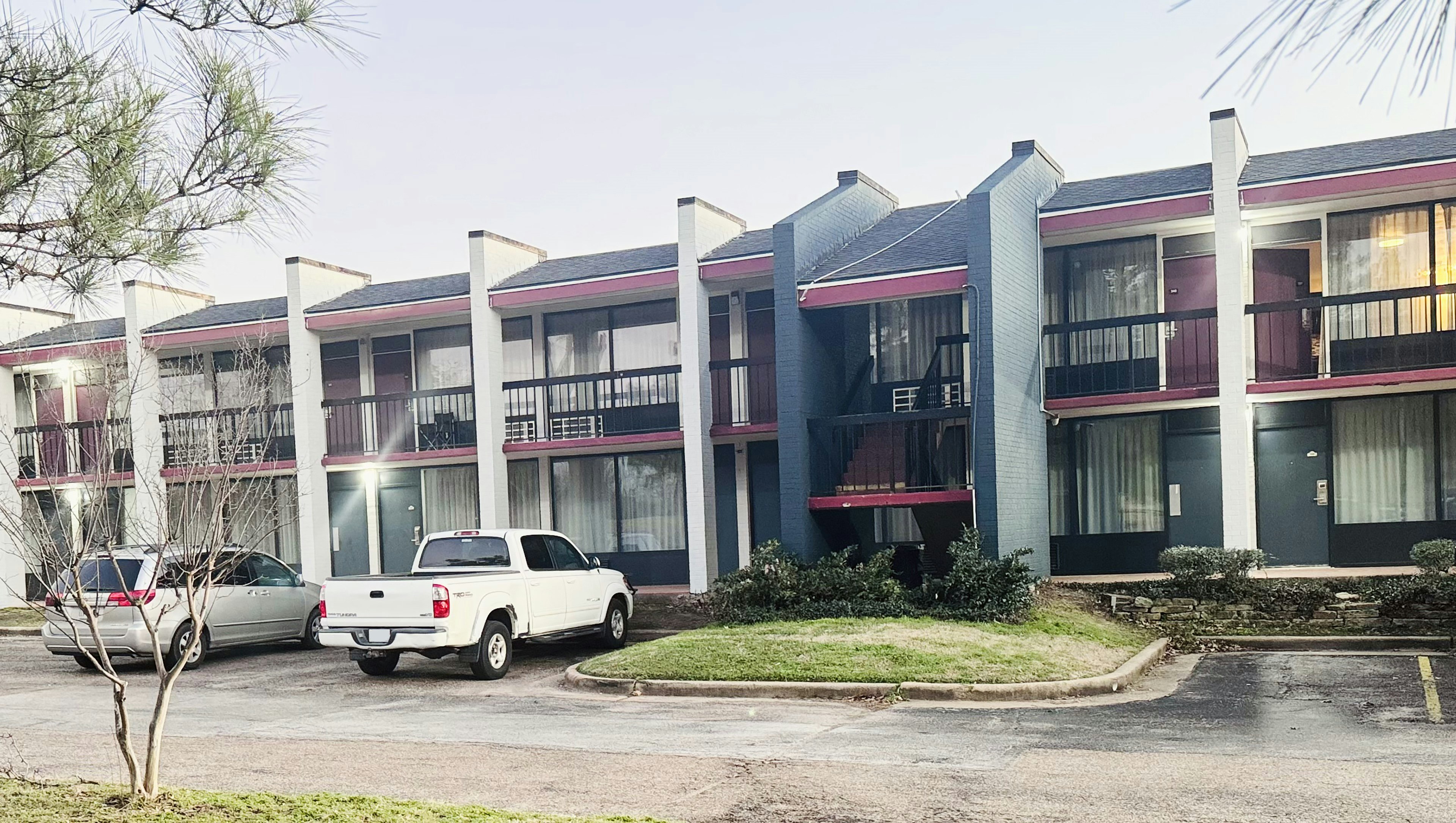 Magnuson Grand Hotel and Conference Center Tyler 49/59