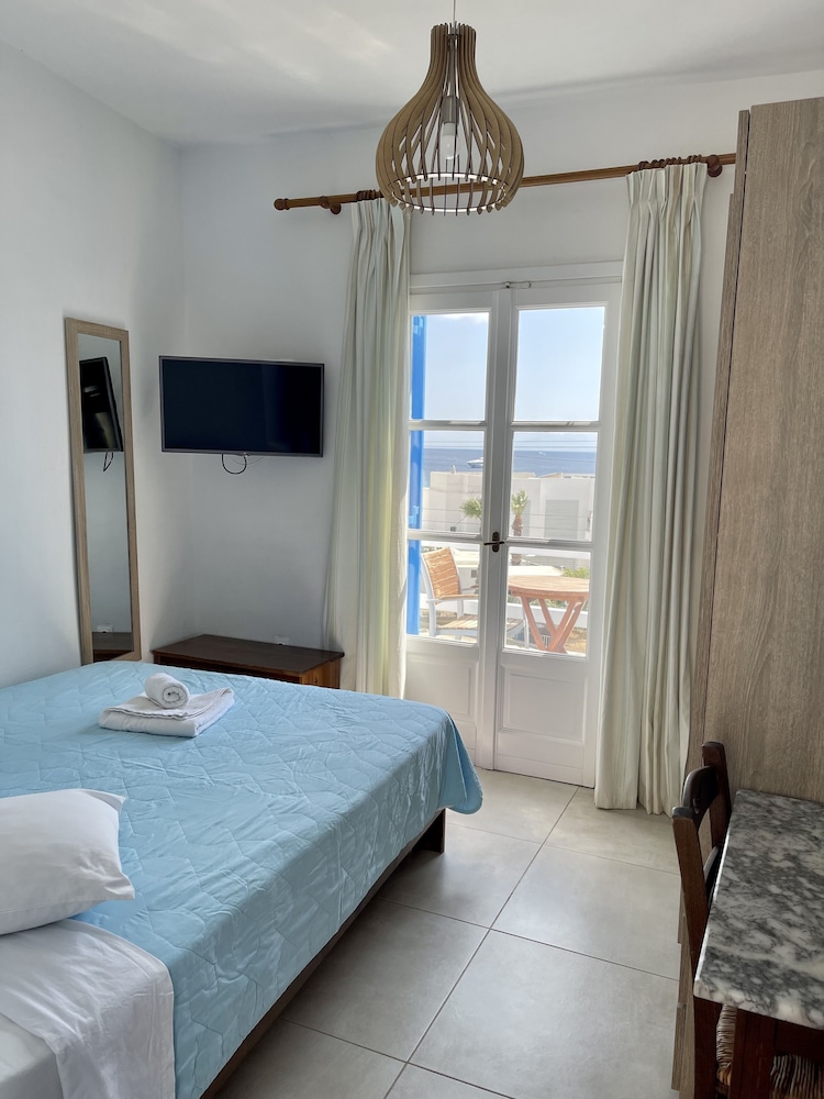 ROOM, SINGLE, DOUBLE BED