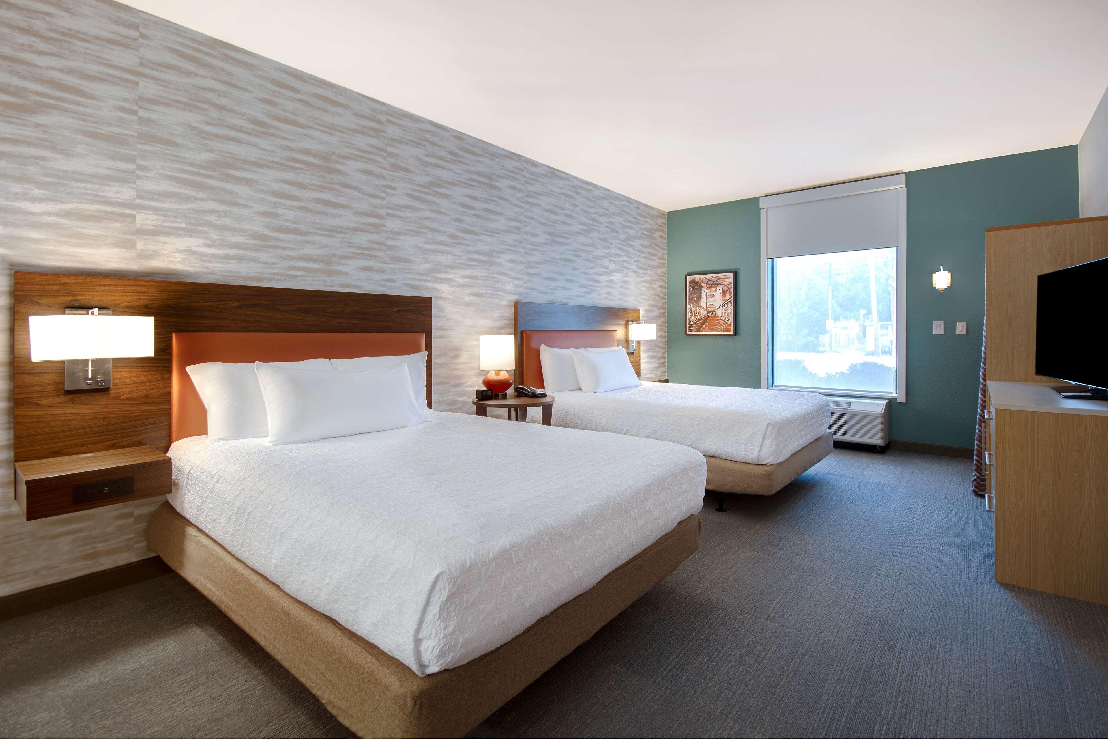 1 BEDROOM, SUITE, KING BED