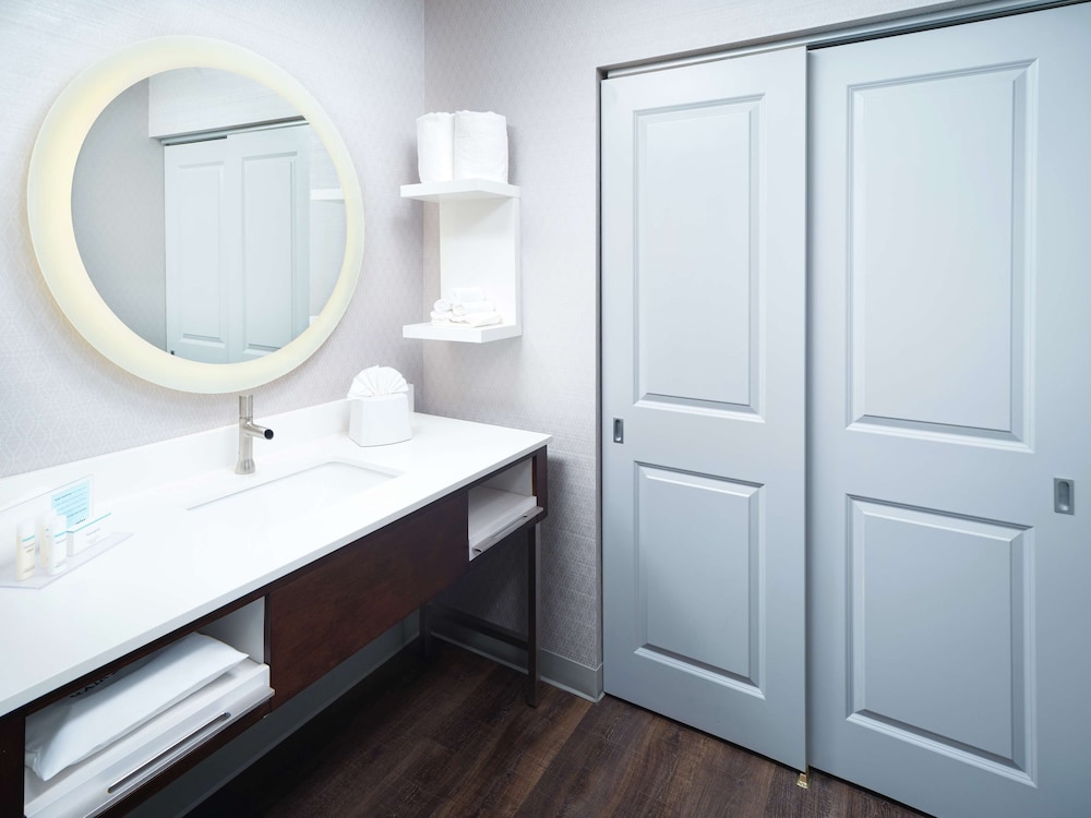 Hampton Inn & Suites Atlanta Decatur/Emory 27/81