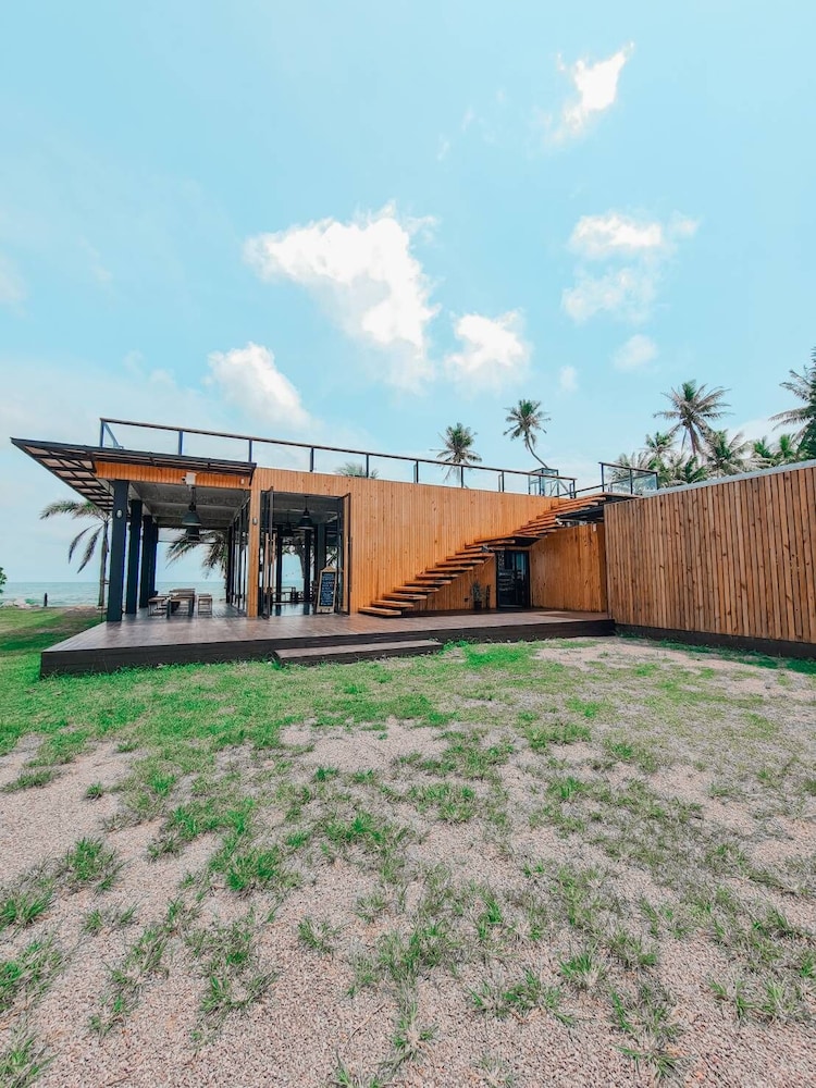 Saphli Villa Beach Resort 5/77