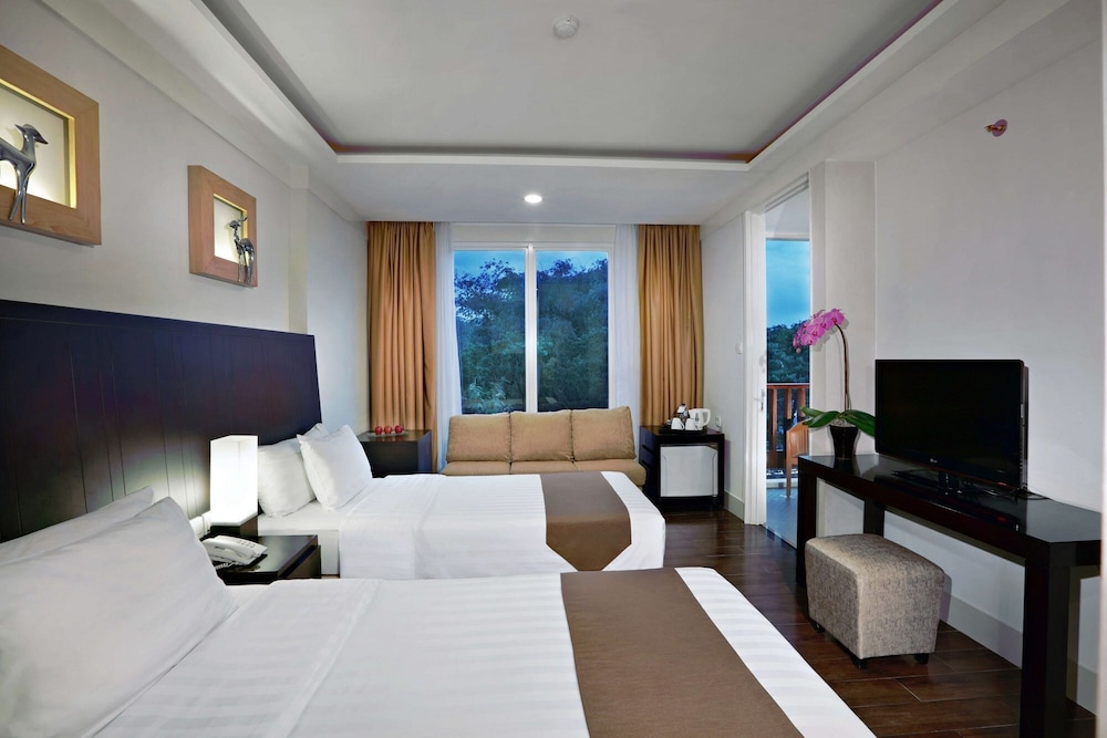 Aston Bogor Hotel & Resort 30/90