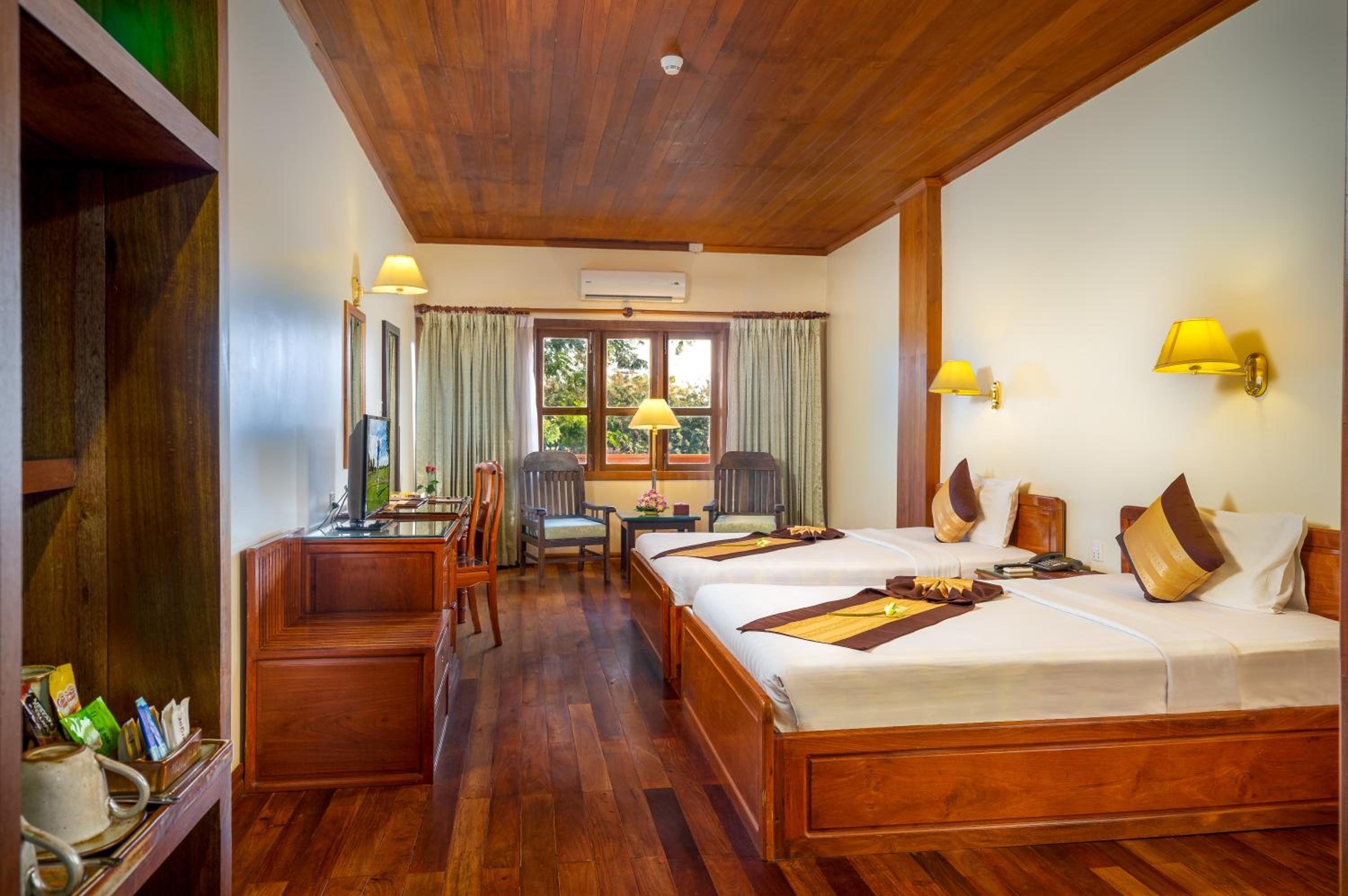 Deluxe, Twin Beds, City View, Balcony