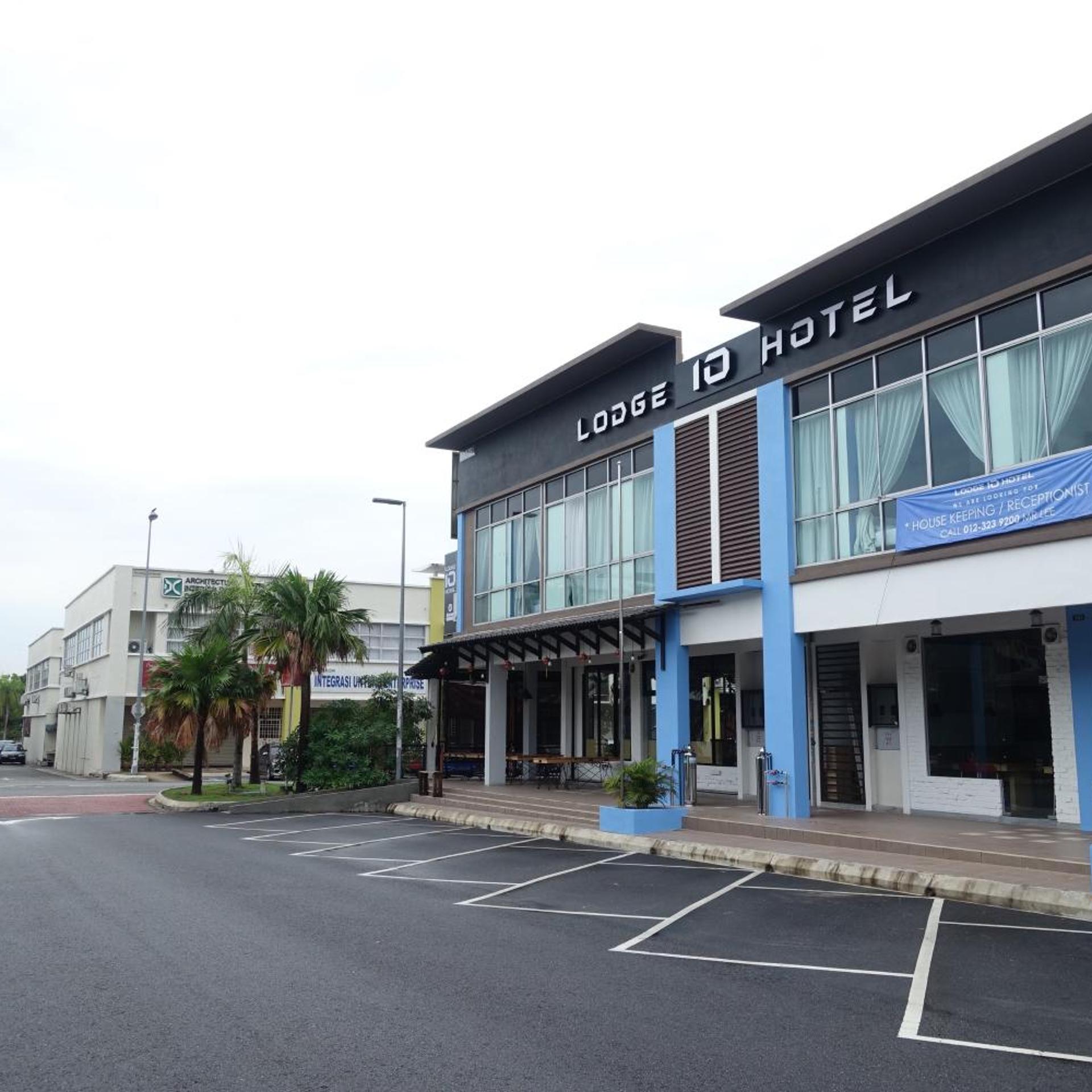 Lodge 10 Hotel 24/26