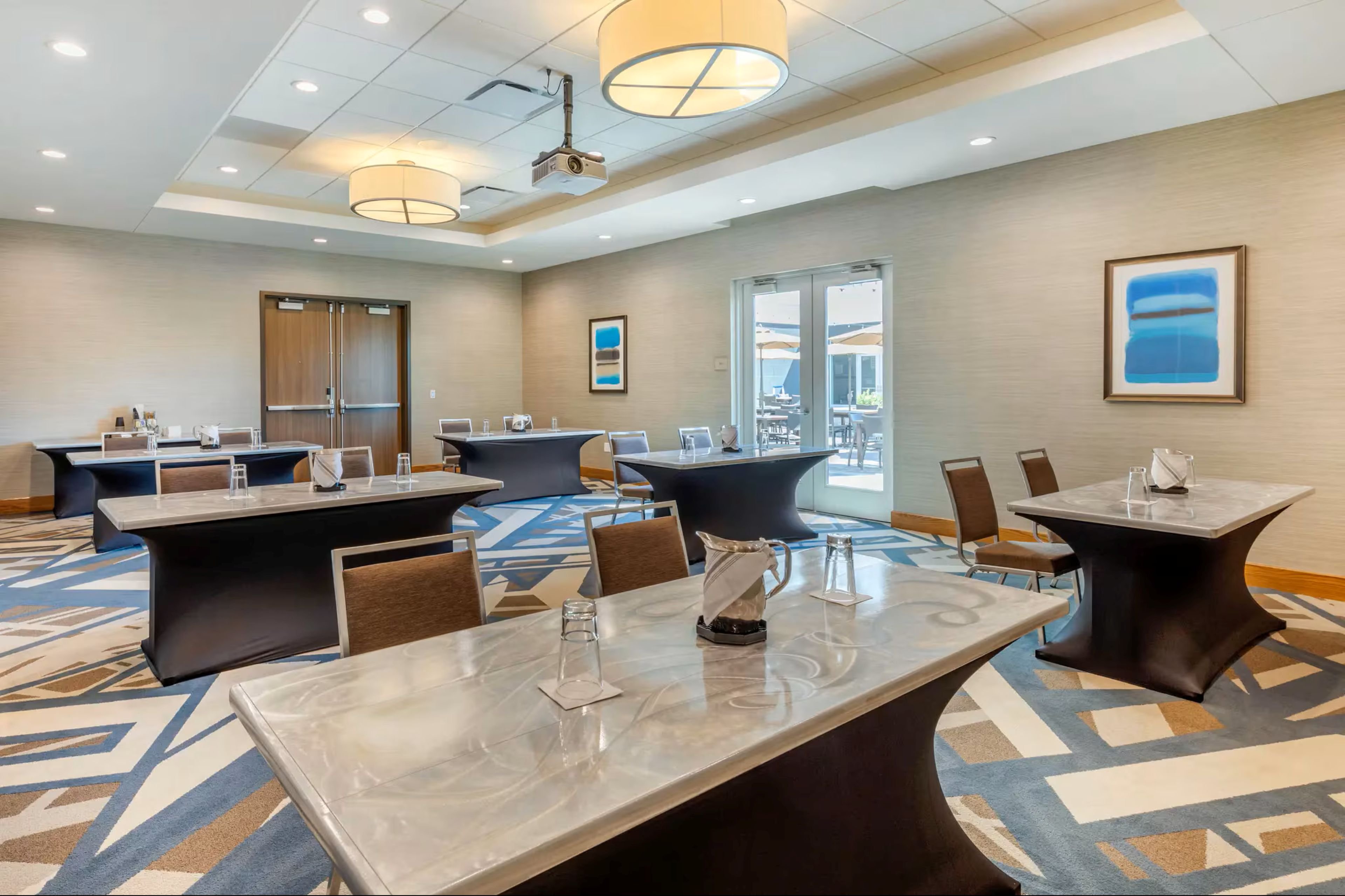 Holiday Inn Express Bettendorf - Davenport NE by IHG 32/41