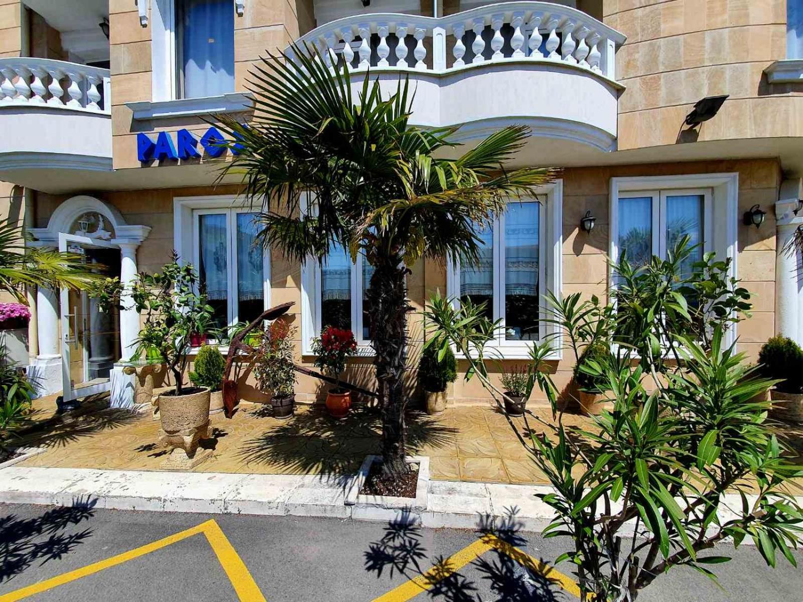 Hotel Paros 42/50
