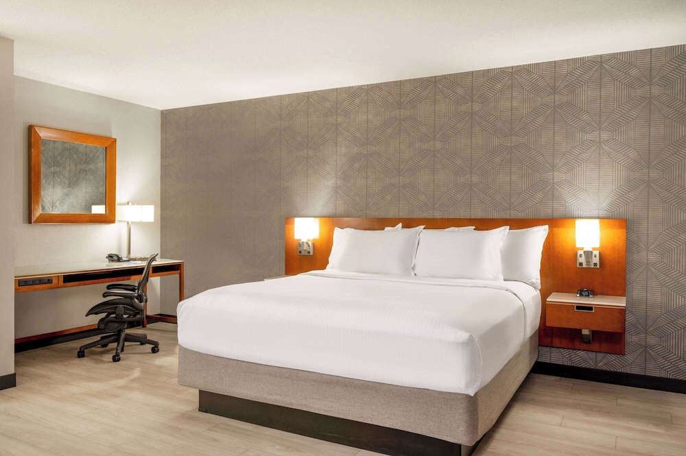 Wyndham Indianapolis Airport 24/72