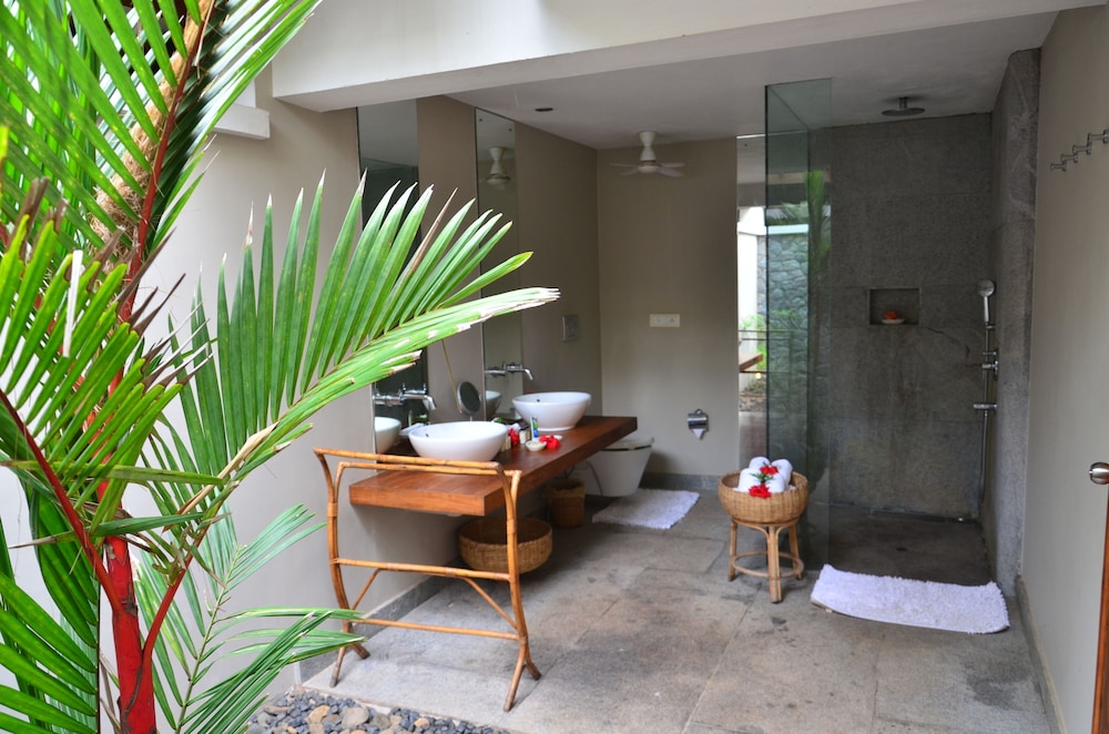 NEELESHWAR HERMITAGE 13/42