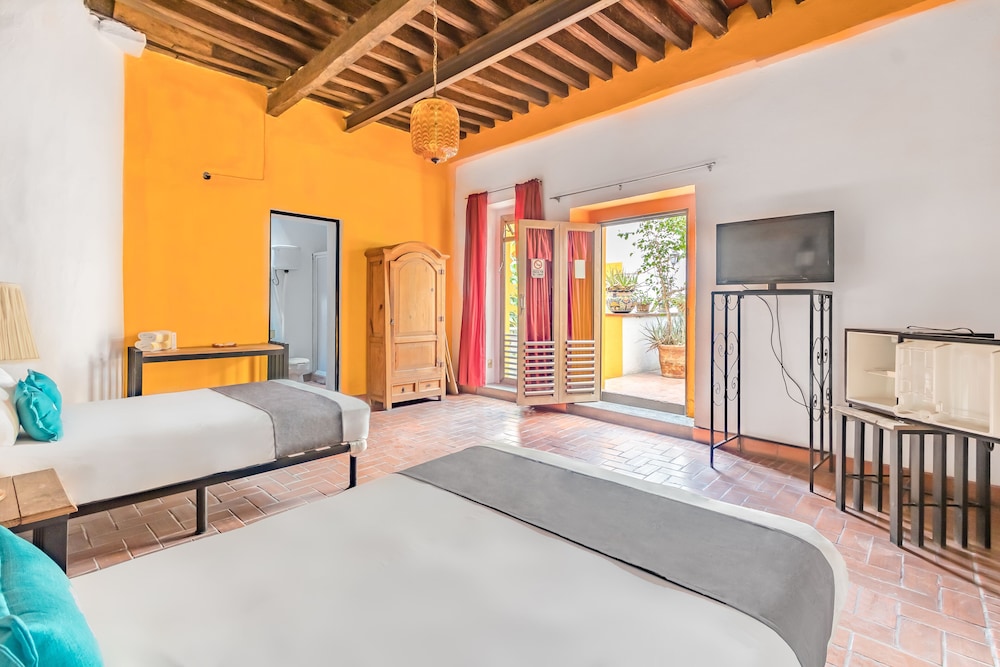Hotel Meson de San Sebastian 16/50