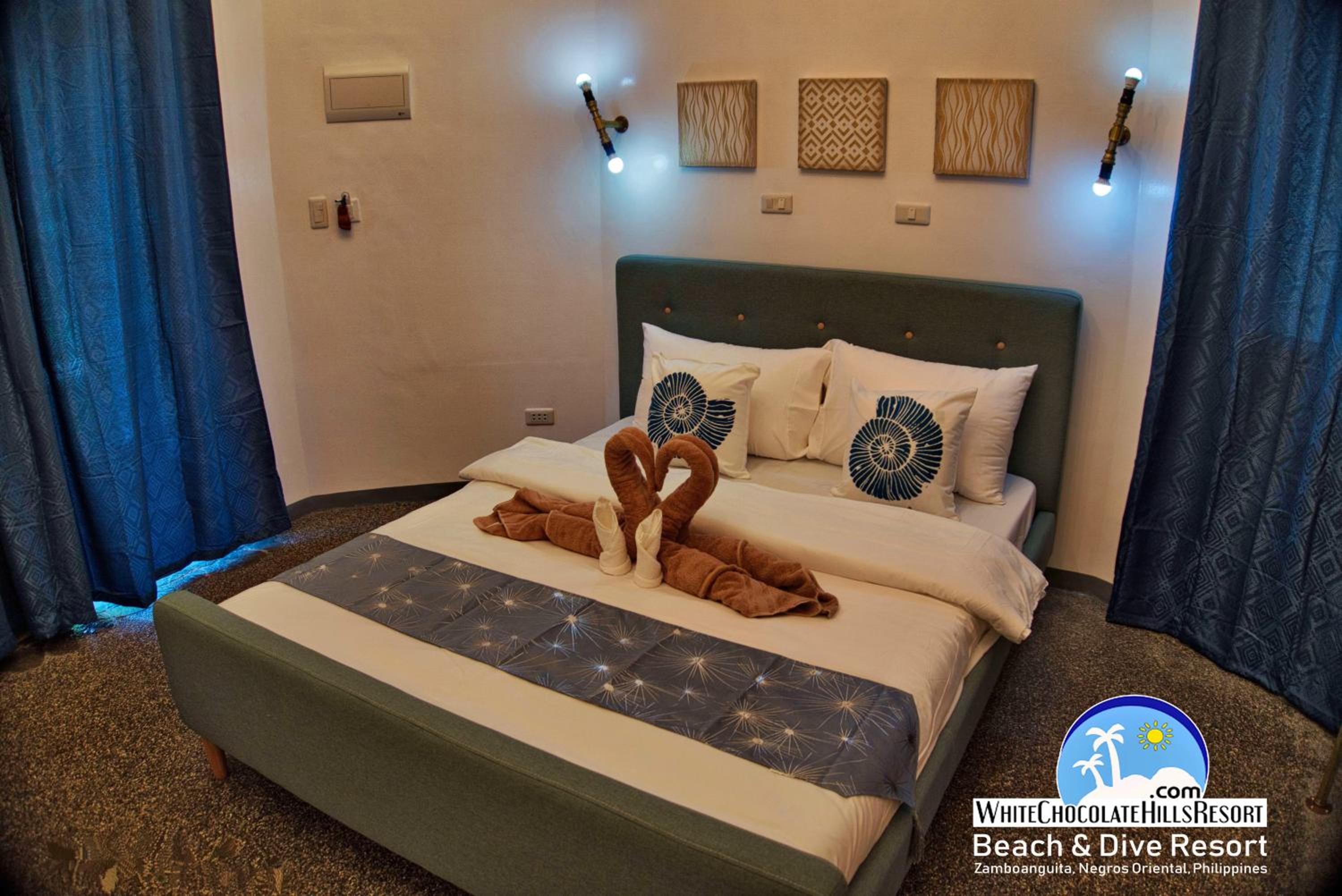 Relax, Bungalow, 1 Queen and 1 Single Bed