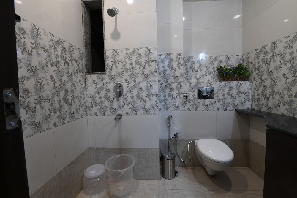 Madhav Muskan Residency 35/39