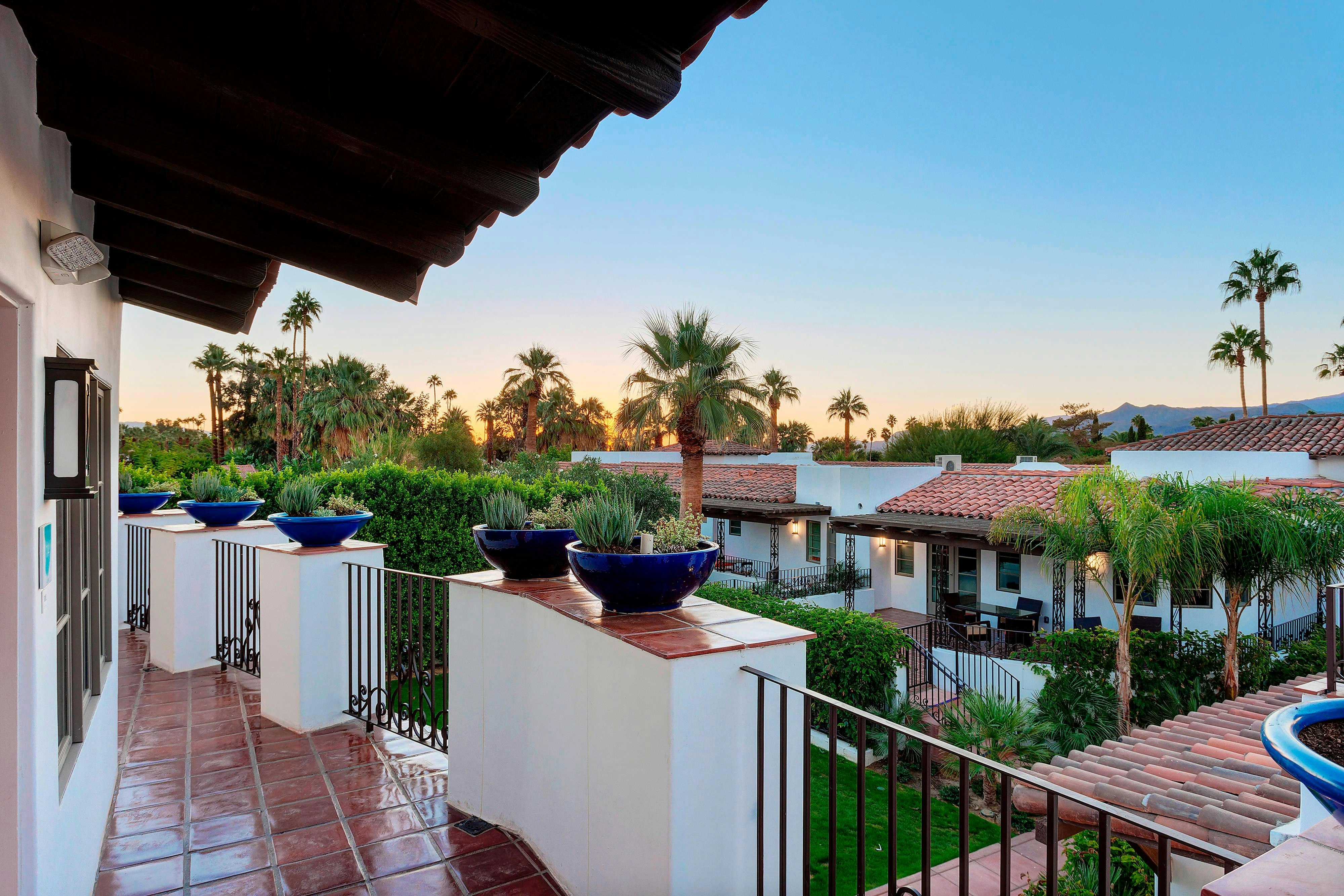 TRIADA PALM SPRINGS AUTOGRAPH COLLECTION 3/35