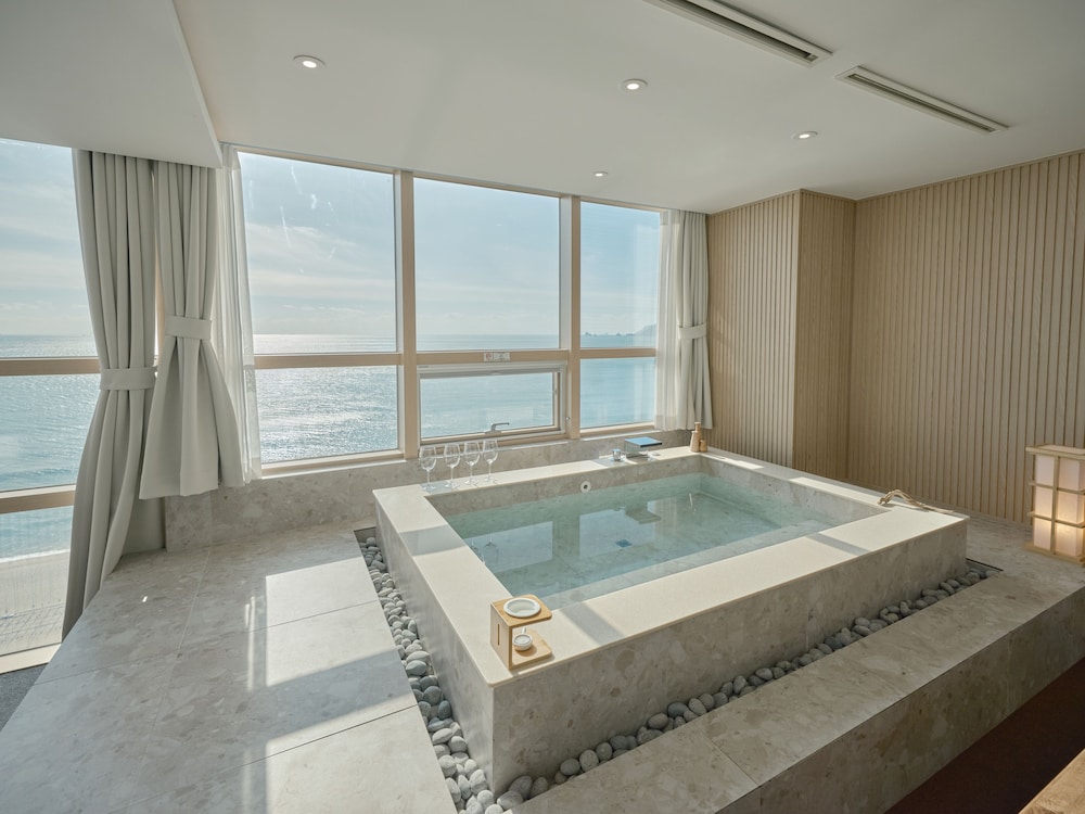 UH Suite The Haeundae 43/64
