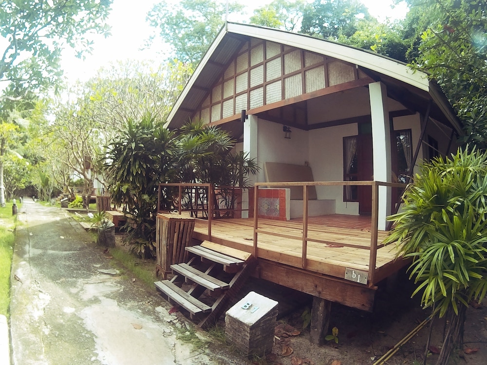 KOH MUNNORK PRIVATE ISLAND 5/50