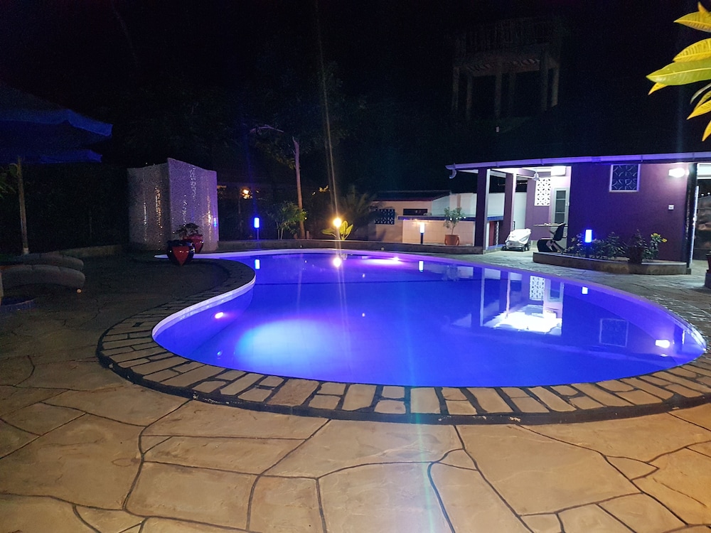 Madiba 2 Cottage 12/17