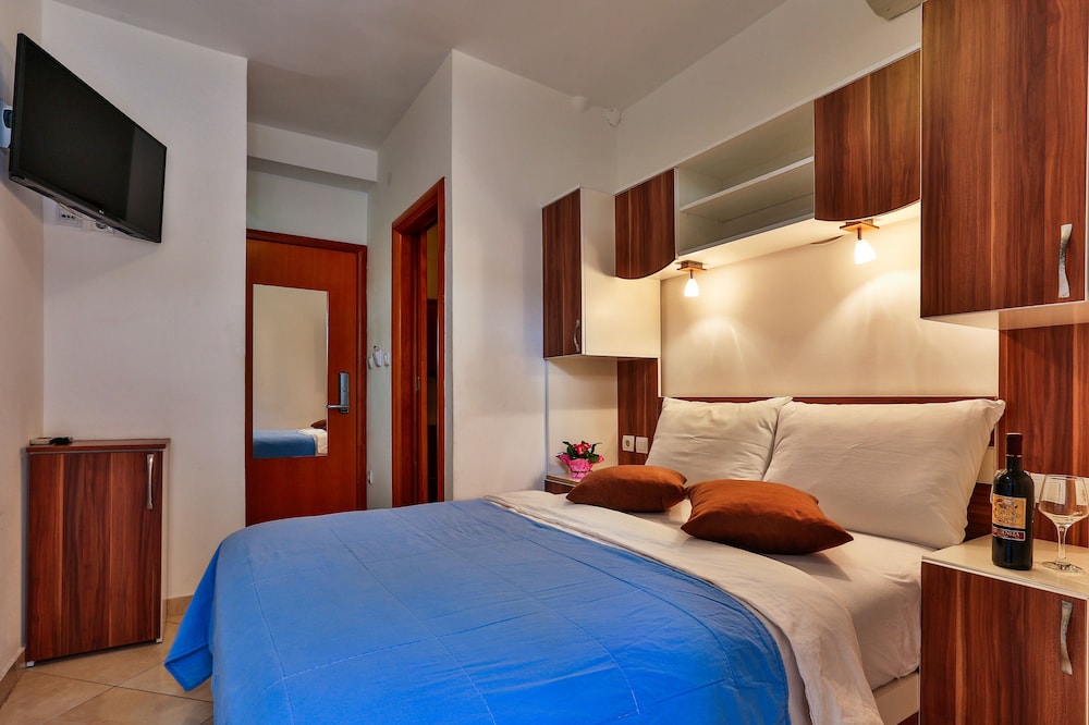Room at Villa Dvor Kornic, BUDVA