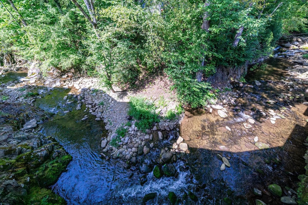 Bear Creek Inn Gatlinburg 32/41
