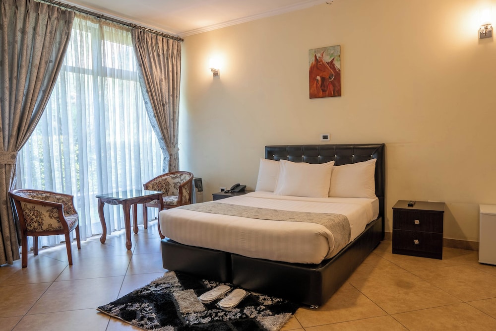 Yaya Africa Athletics Village 9/33