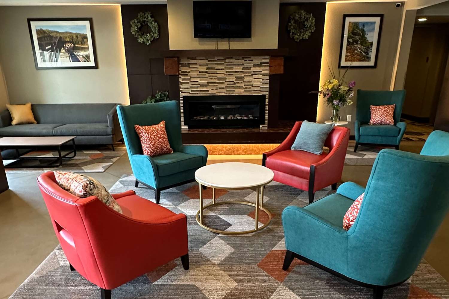Comfort Inn Connellsville Riverview 17/23