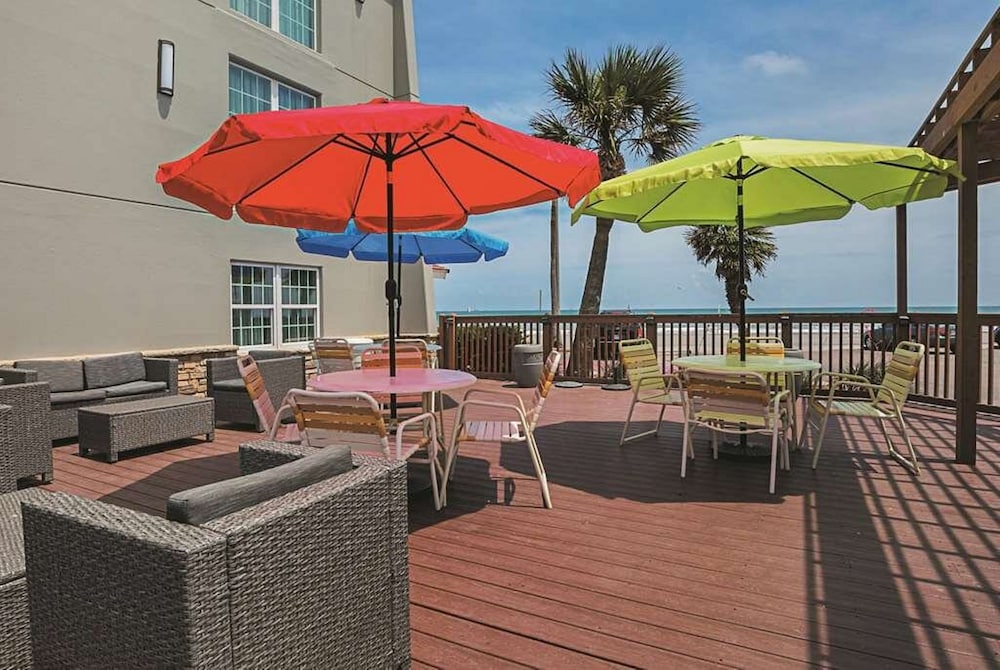 Wingate by Wyndham Galveston Beachfront at Seawall 22/32