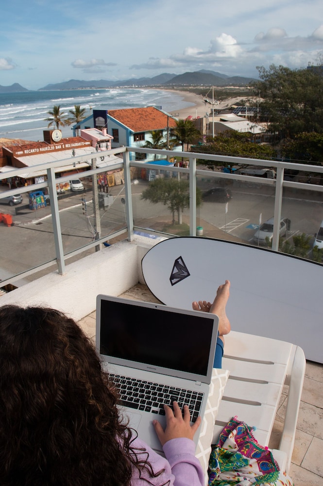 Joaquina Beach Hotel 12/68